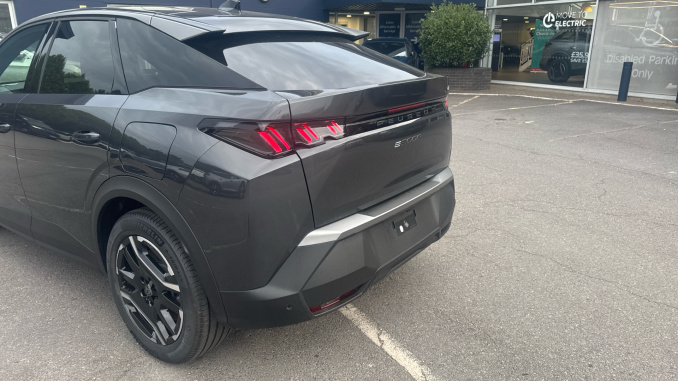 Peugeot 3008 157kW Allure 73kWh 5dr Auto Electric Estate - Image 38